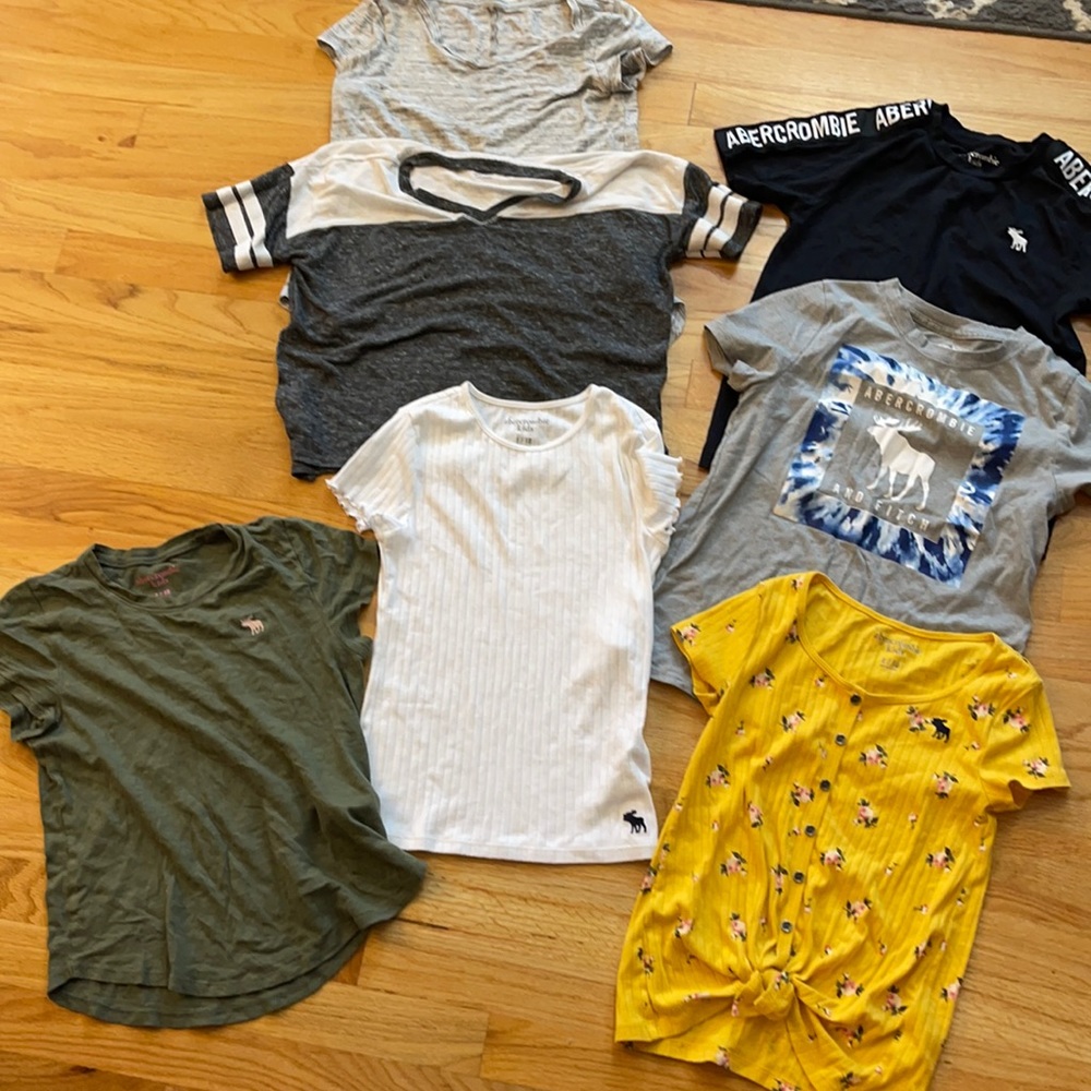 7 girls tshirts size 9-10